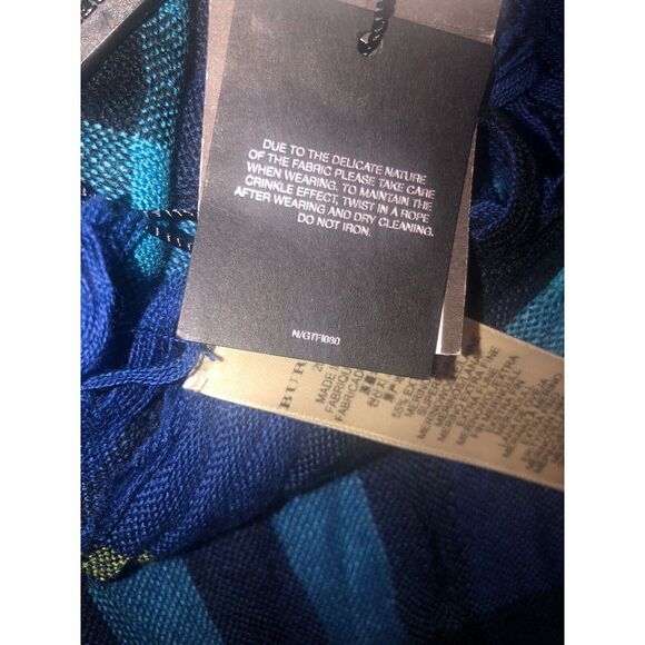 BURBERRY Cerulean Blue Check Wool Cashmere Blend Scarf Scotland 200x45 cm NEW - Picture 10 of 10